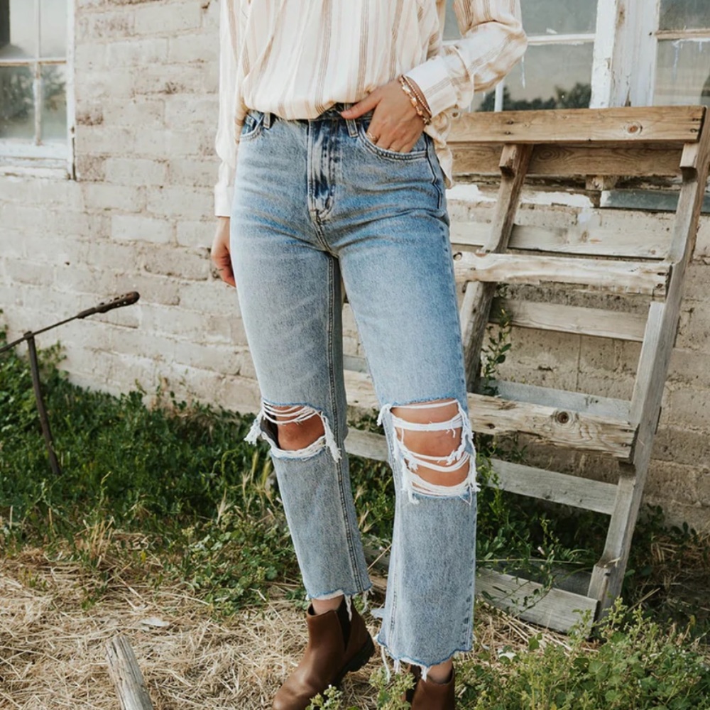 VERVET by Flying Monkey SUPER HIGH RISE 90'S STRAIGHT CROP W DISTRESSED